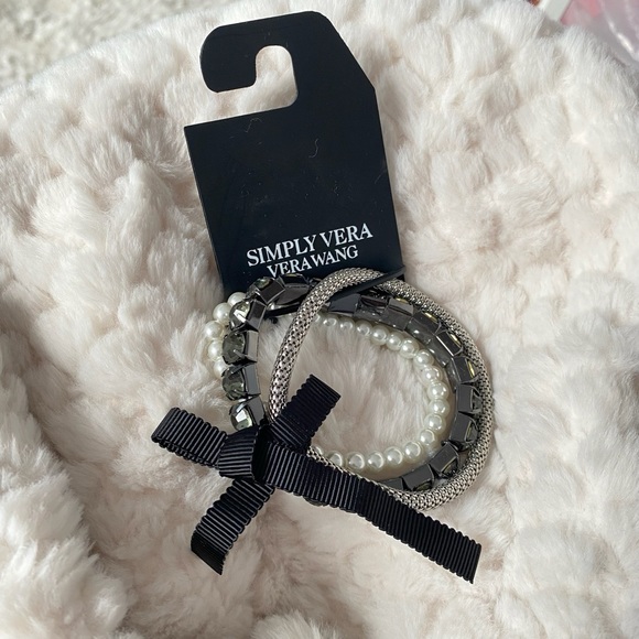 Simple Vera Vera Wang Black Silver Crystal Stone Set of Three Stretch Bracelet - Picture 7 of 15